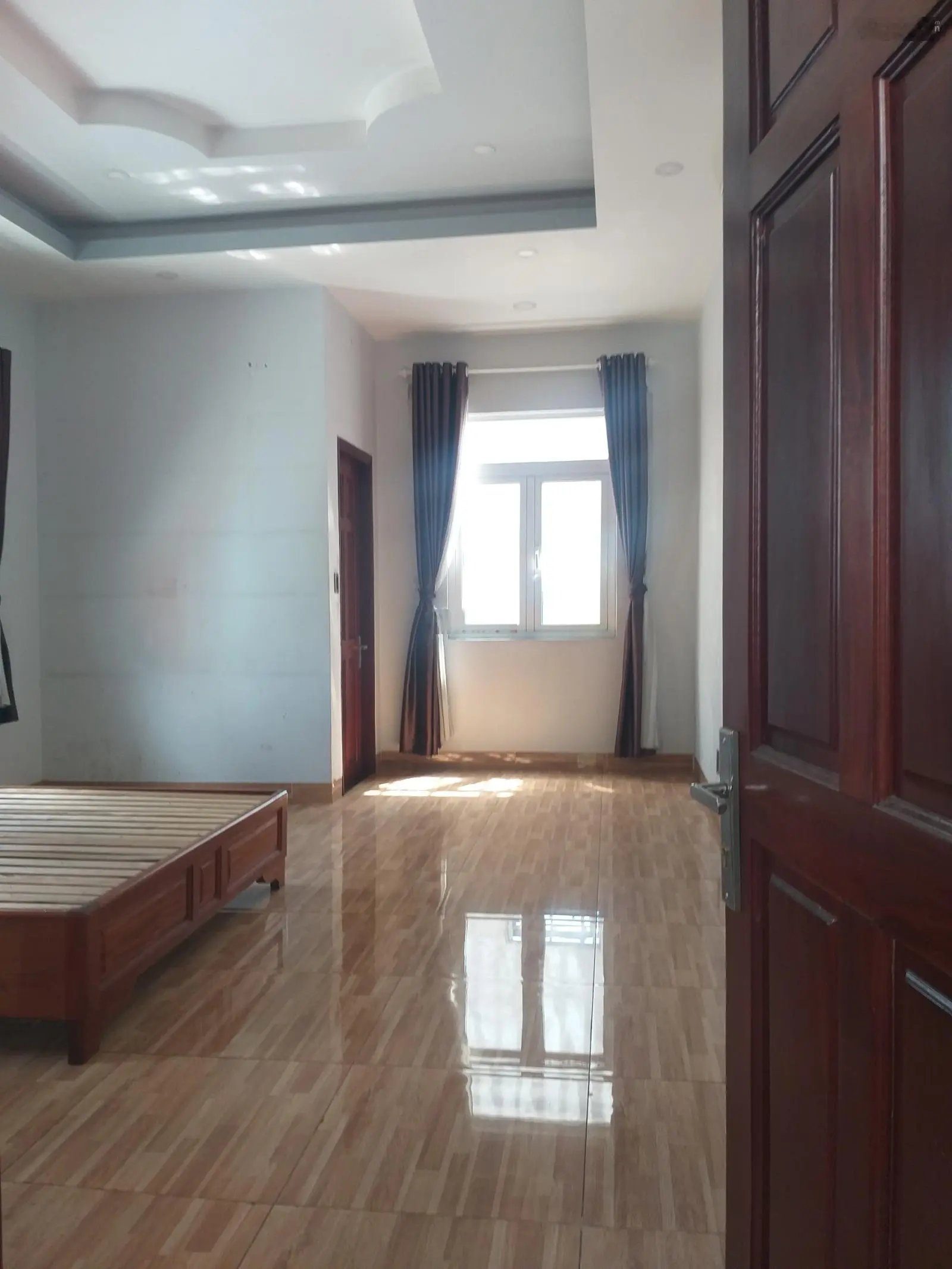 MT kinh doanh nhà mới Hai Bà Trưng Dĩ An DT 121m2 4 tầng 5PN giá 11.2 tỷ (TL), alo Tiền 0908 993 ***