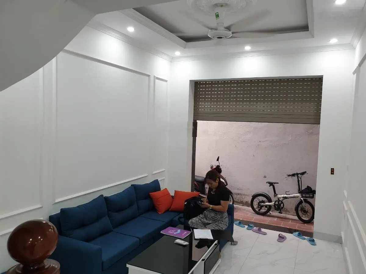 Siêu phẩm có 102! Ở sướng như khách sạn! Bán nhà phố Thịnh Quang 47m2 4 tầng chỉ 7,75 tỷ có TL