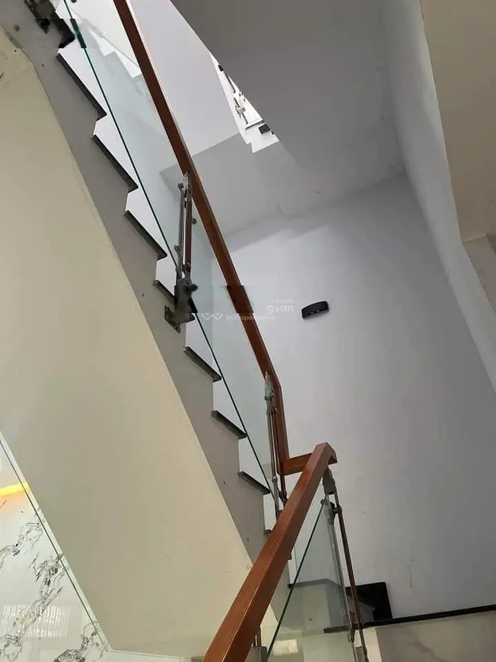 Nhà mới sửa lại 1T2L bán gấp đường Hồ Bá Kiện 48,7m2 gần chợ sỉ thuốc, sổ sẵn