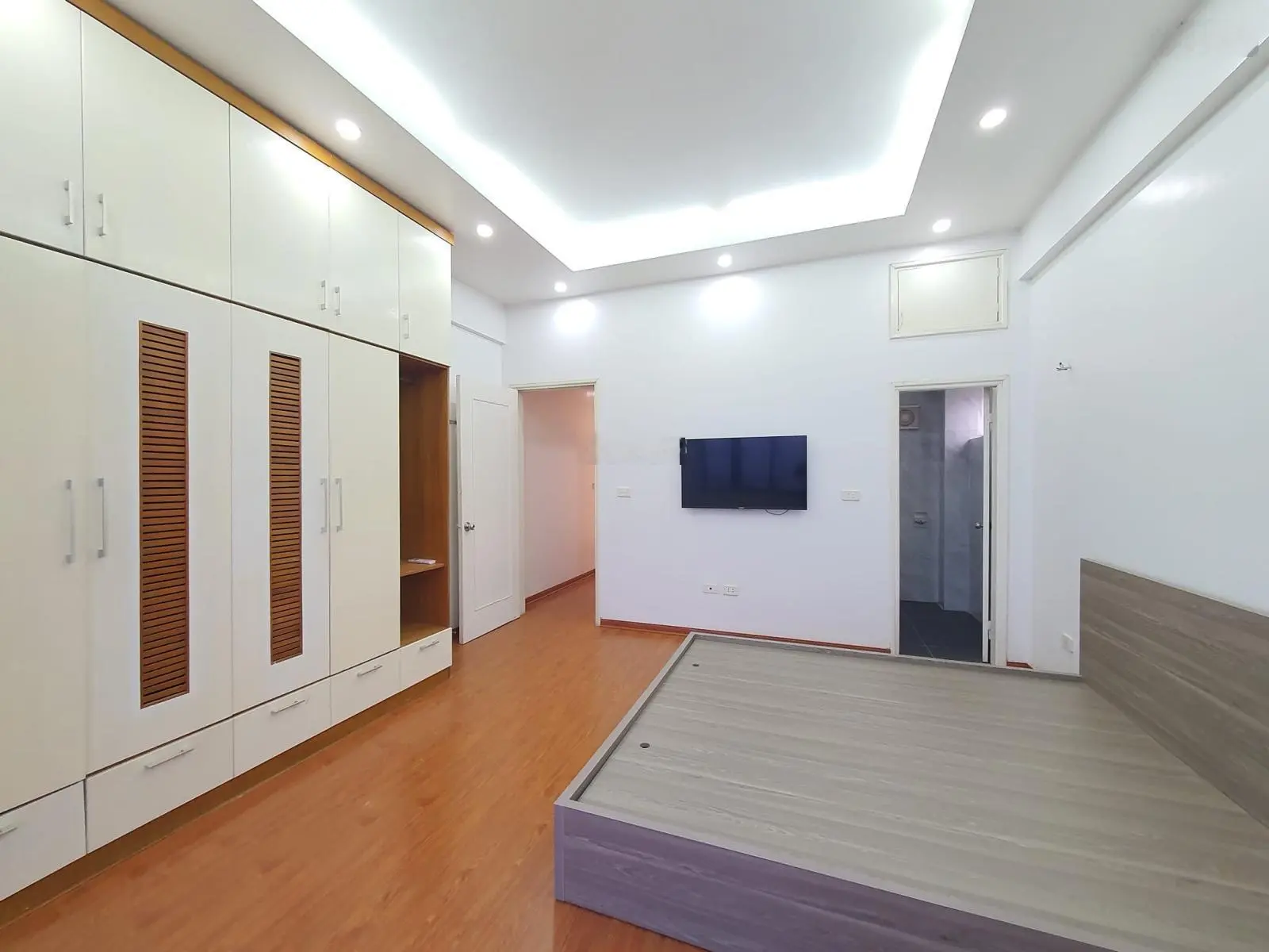 Cần bán căn hộ phố Đỗ Nhuận cạnh công viên Hòa Bình