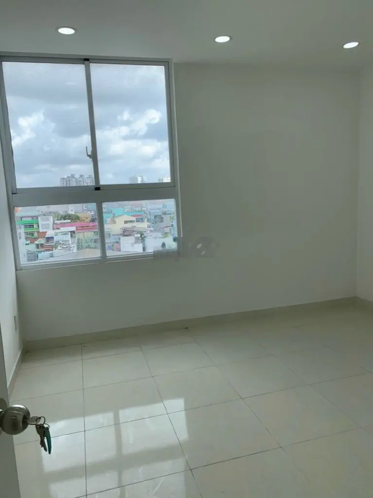 Bán gấp căn hộ Khuông Việt đối diện KDL Đầm Sen, 81m2(3PN) giá rẻ.