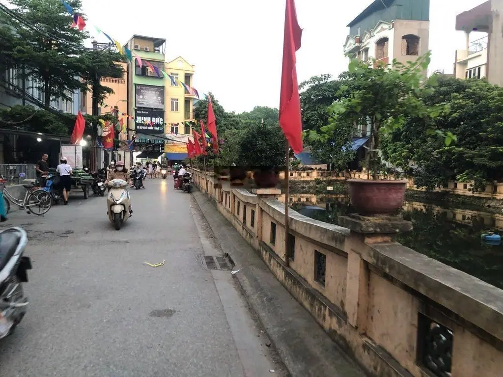 Bán nhanh 50m2 đất Phú Diễn, Đức Diễn lô góc hai mặt thoáng, gần ô tô, giá nhỉnh 6 tỷ LH 0968 371 ***
