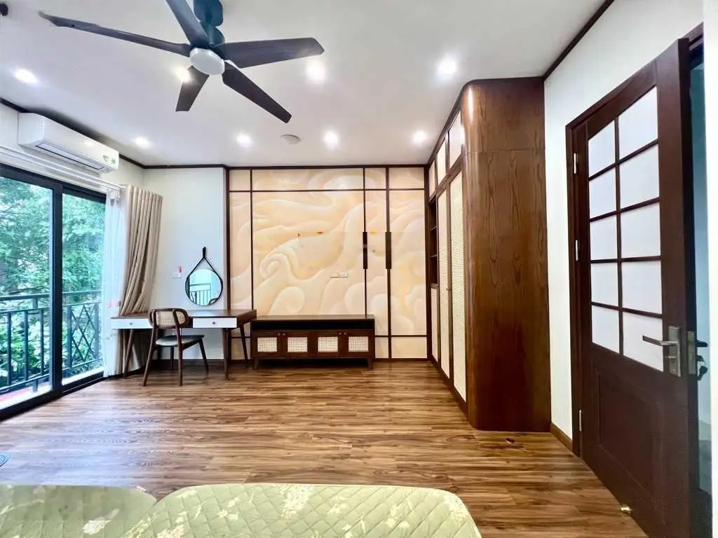 Bán nhà 6 tầng giáp mặt hồ tây ngõ ô tô - thang máy - ở sướng - kd đỉnh, 83,2m2, giá 21 tỷ