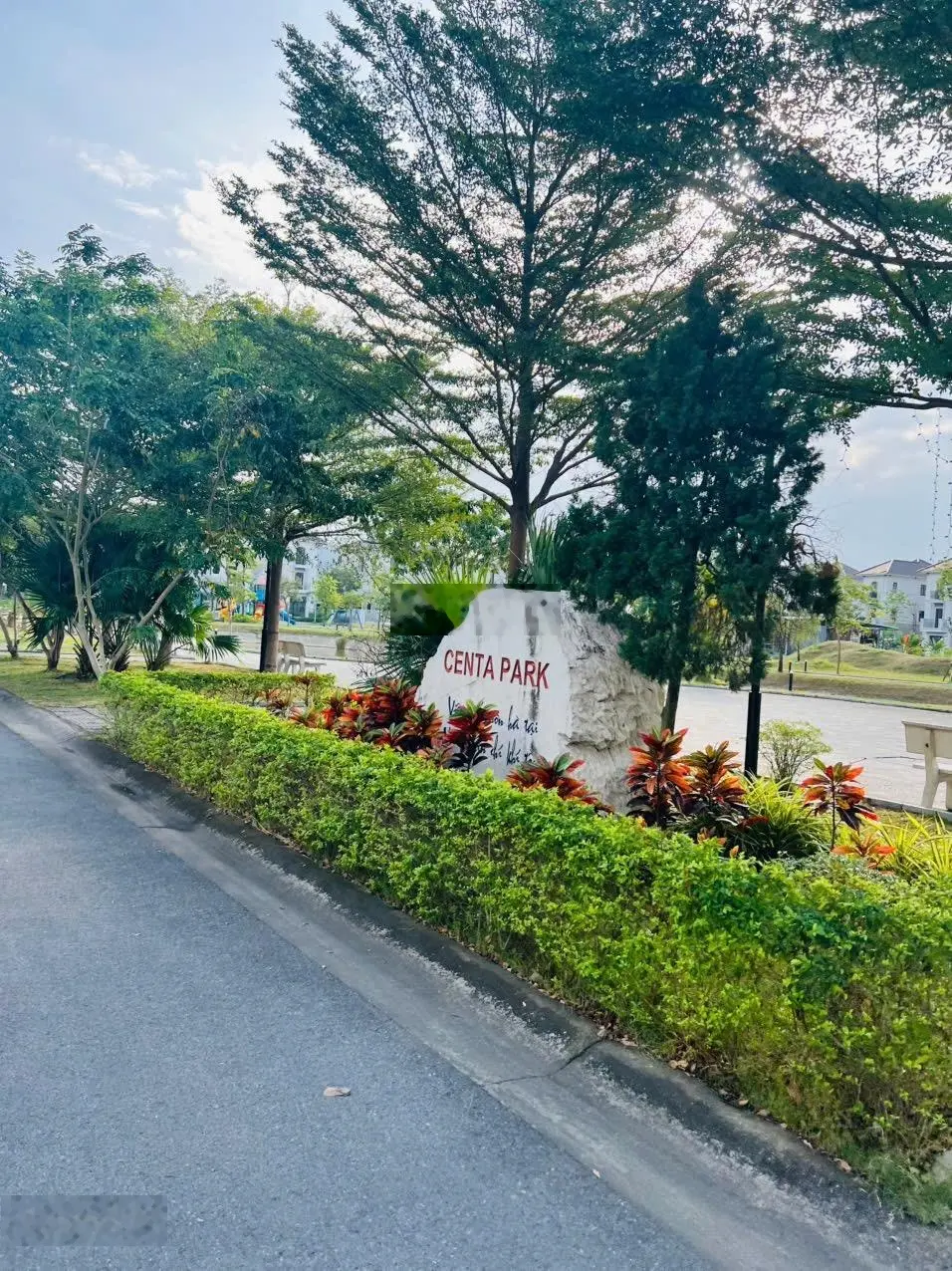 Biệt thự 216m2 view hồ pháp lý hoàn chỉnh giá chỉ nhỉnh 14 tỷ