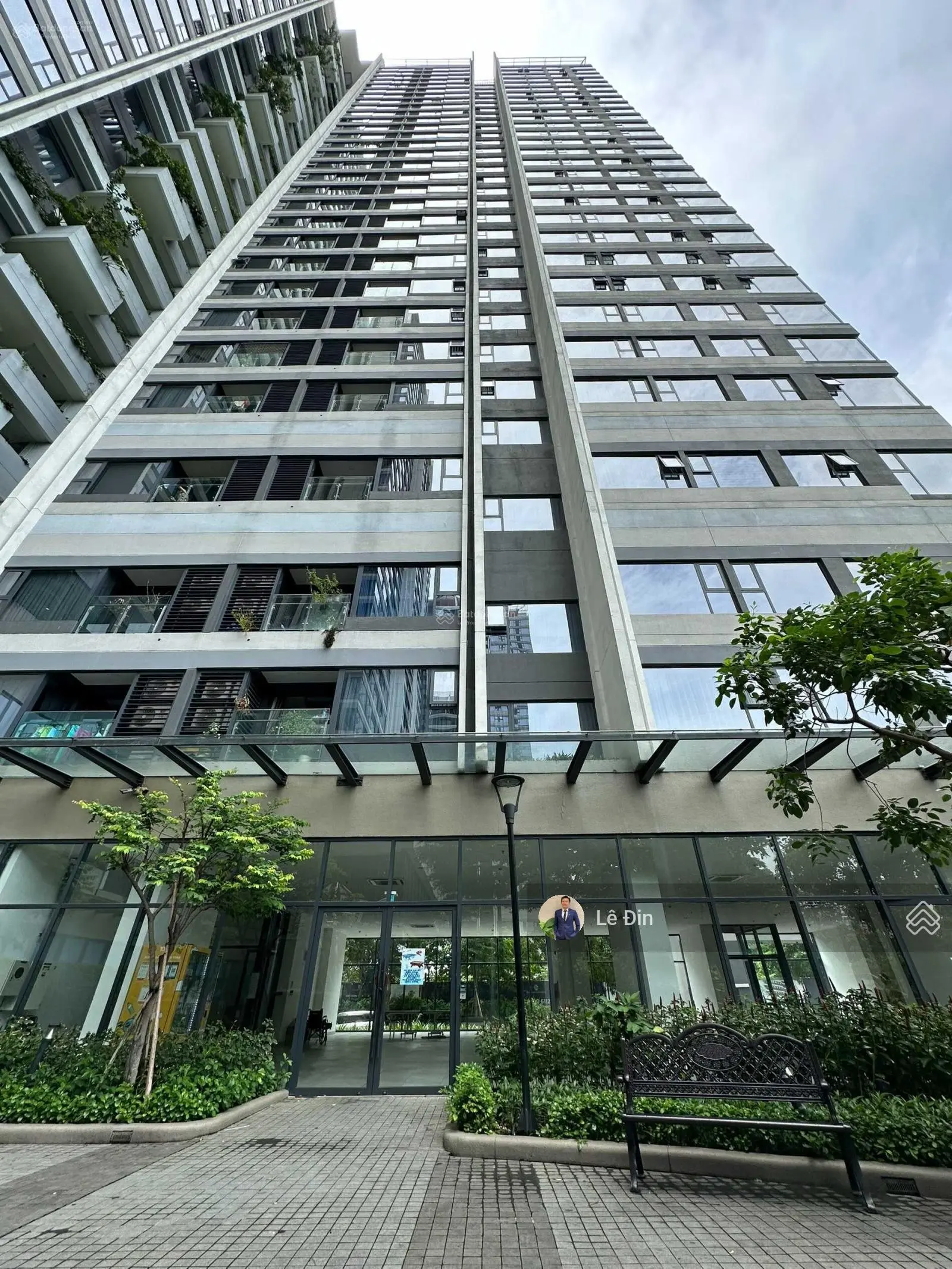 Khách kẹt tiền bán lỗ 2PN 73m2 Kingdom 101 tầng đẹp view thoáng giá 5 tỷ. LH: 0907 582 *** Mr Đin