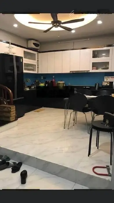 Tặng toàn bộ nội thất tiền tỷ- ngõ nông thông - ô tô trách cách 30m- gần hồ thoáng mát