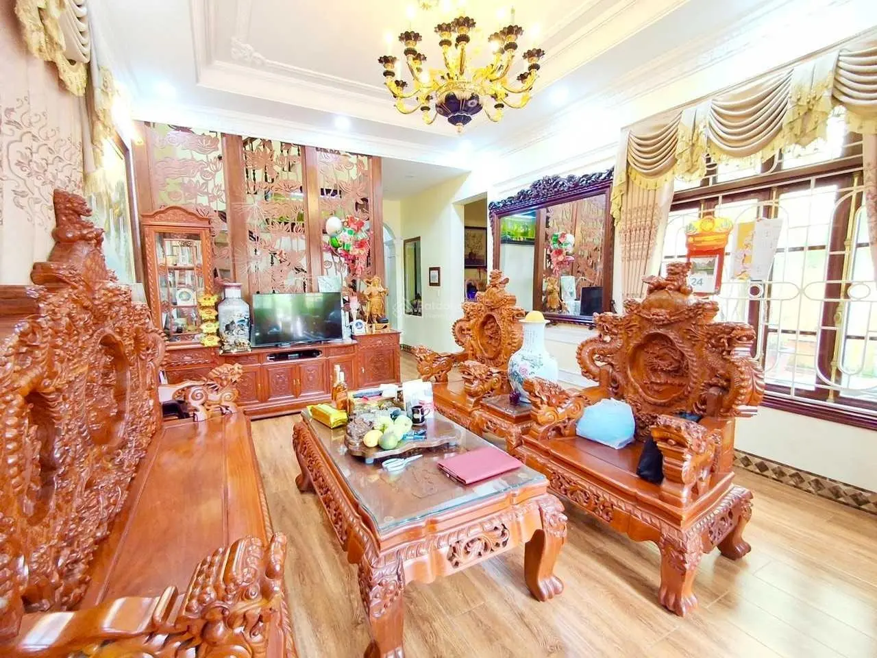 Bán nhà mặt phố ngô gia tự, long biên, dt 290 m, giá 53 tỷ 3, trung tâm phố, kinh doanh sầm uất