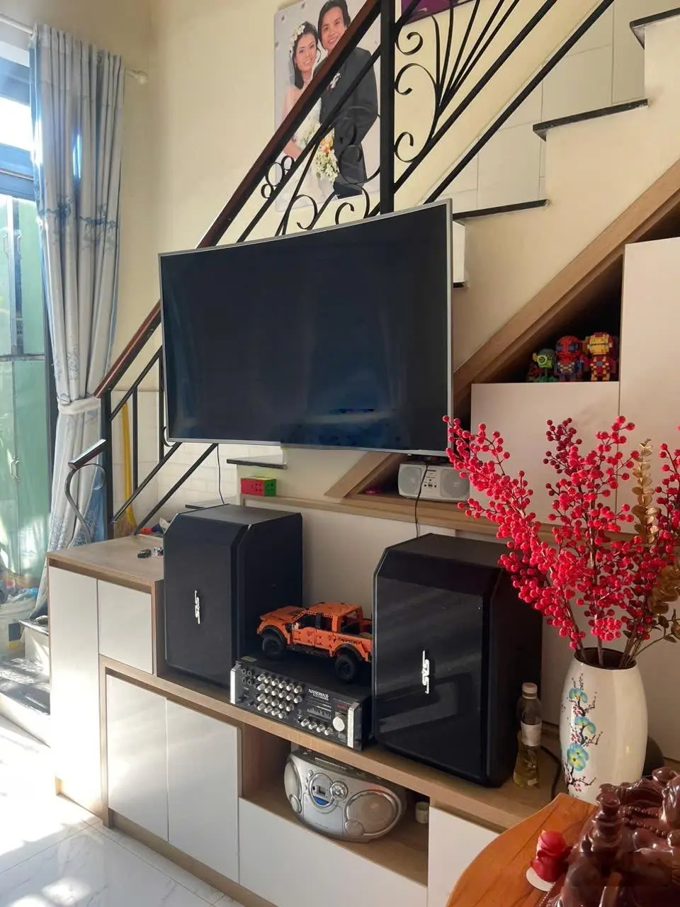 Bán nhà gác lửng (DT: 54m2) sổ riêng thổ cư 100% ngay UBND P. Tân Vạn. Giá chỉ 1,550 tỷ