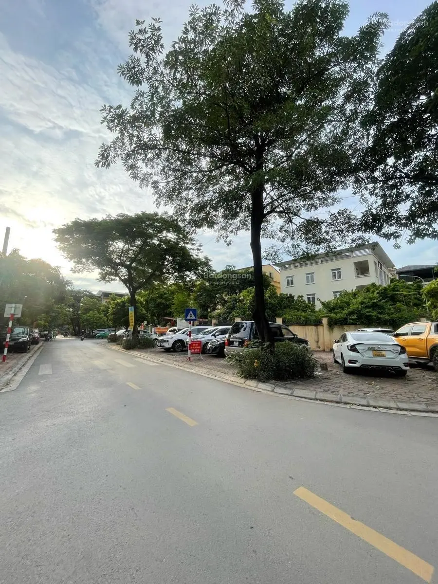 Bán đất mặt phố Võ Thị Sáu - quận Hai Bà Trưng - đường ô tô tránh, kinh doanh, giá rẻ