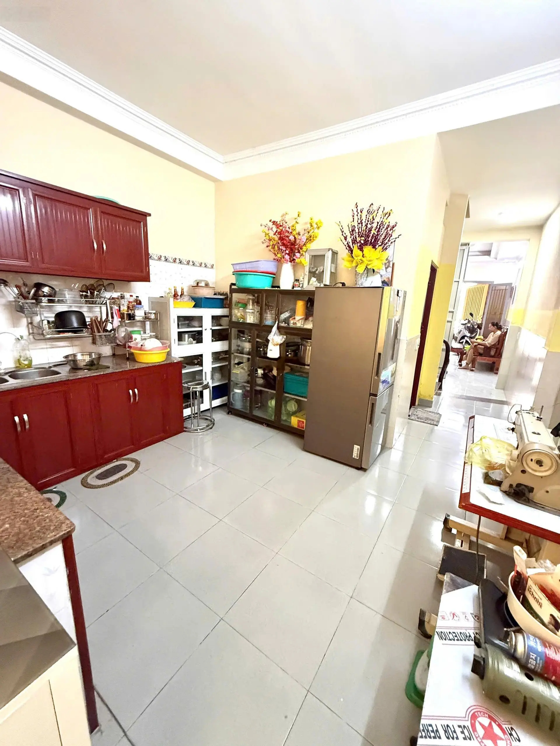Bán nhà đẹp rộng giá rẻ hẻm xe hơi chạy vi vu LH 0915178859