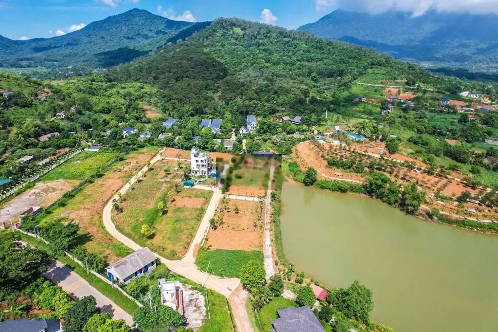 Bán đất sổ sẵn giá *** khu vực view hồ yên bài_ba vì