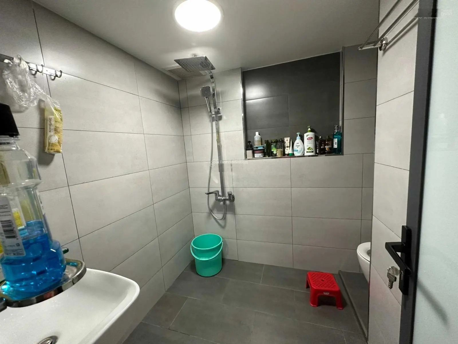 Cần bán CHCC 10A Trần Nhật Duật, Hoàng Sa, Quận 1 (DT 62m2 2PN) Nhà mới. Giá 3,33 tỷ (Có sổ hồng)