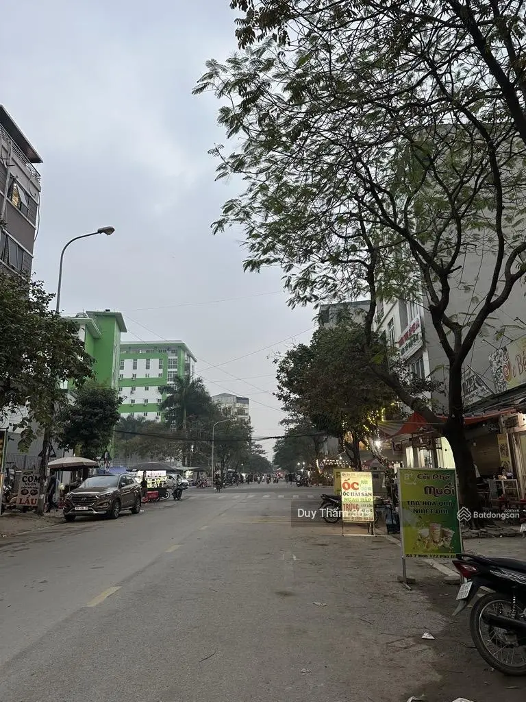 Măt tiền rộng | nhà phân lô | ô bàn cờ | ô tô tải tránh | vỉa hè kinh doanh sầm uất