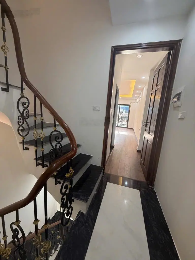 Hoa hậu chân dài quận hoàng mai 30m2 x 5 tầng xây mới cứng từ móng chưa sử dụng - 6 tỷ hơn