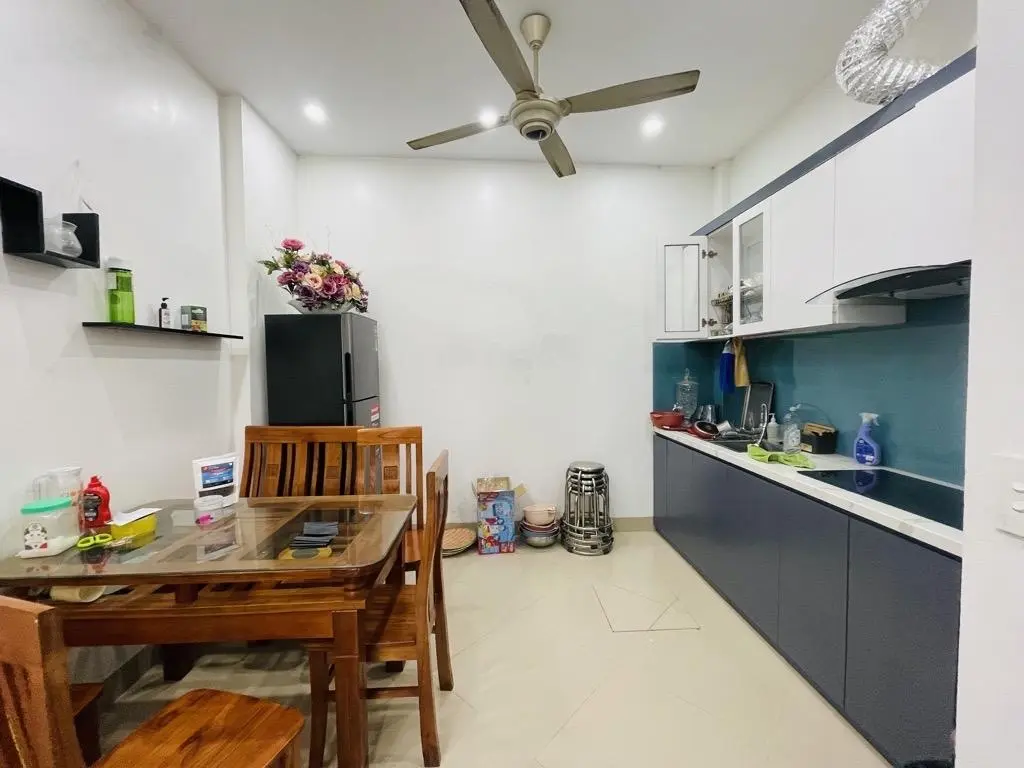Siêu phẩm 4T mới tinh Tứ Liên, 7 chỗ đỗ cửa, 10m mặt phố, khu Vip Tây Hồ toàn Tây ở. 9,1 tỷ