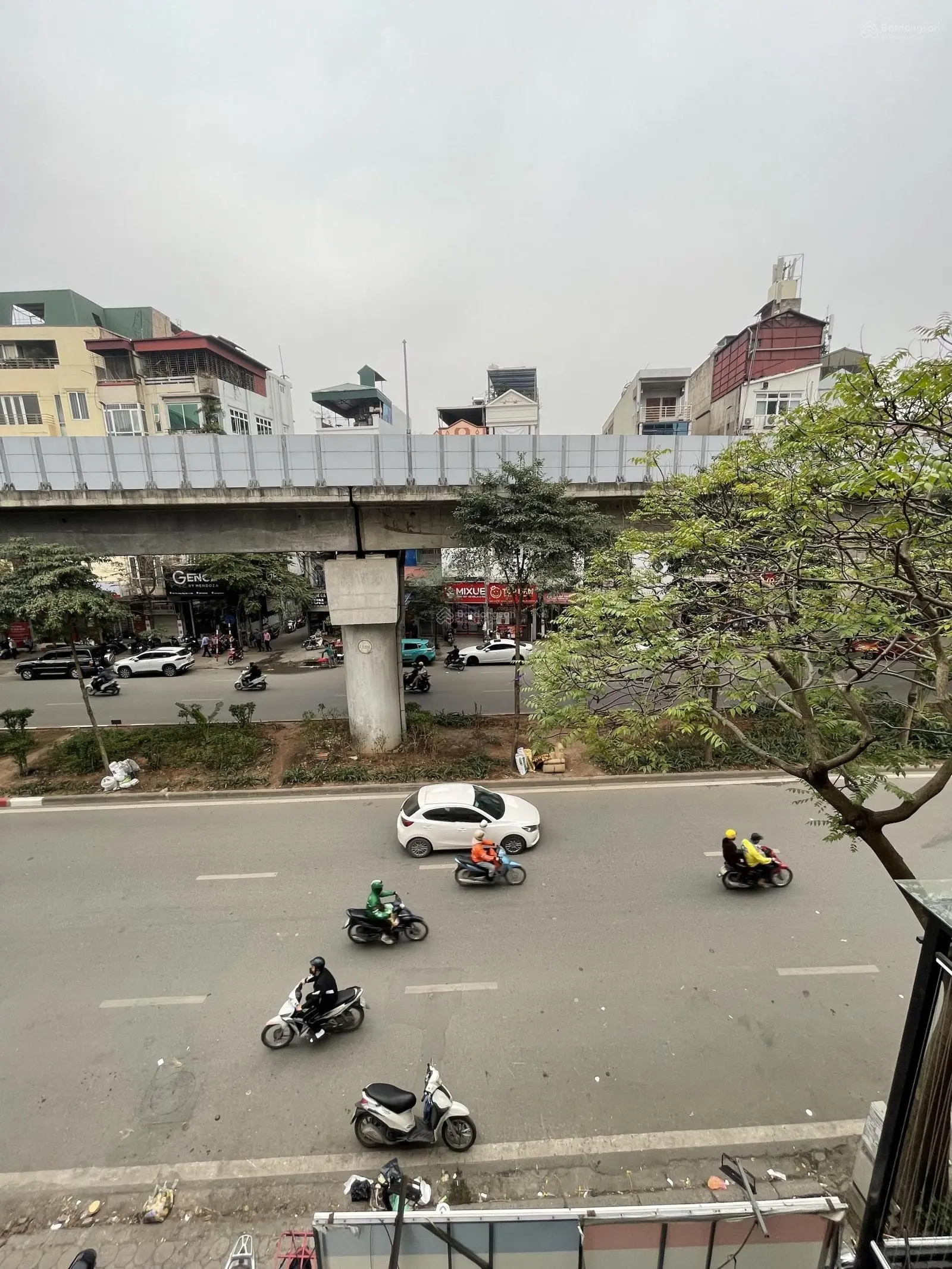 Bán nhà mặt phố Hoàng Cầu - diện tích 55m2 - mặt tiền 4,8m - giá 27 tỷ
