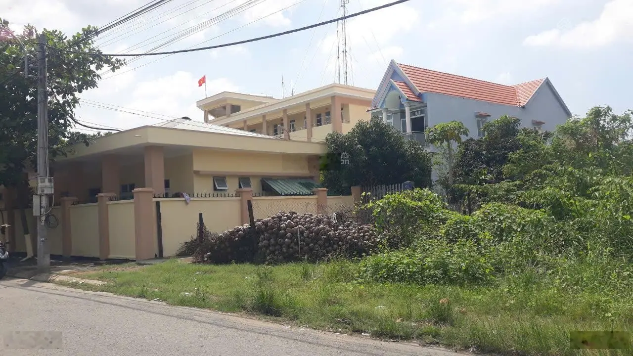 Cần bán đất giá 2,4 tỷ VND tại Bến Lức, Long An, diện tích 65m2
