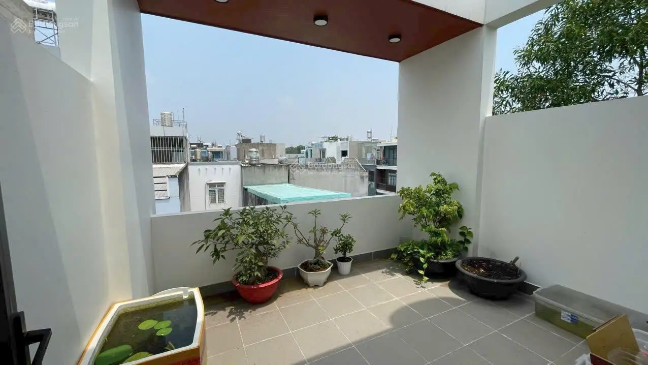 Bán nhà mới đã hoàn công 3pn 3wc 2 ban công. Hẻm xe hơi - Quận Thủ Đức