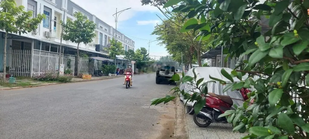 Nhà mặt tiền 71m2,lộ nhựa 17m 1T1L Trung Tâm TP Trà Vinh