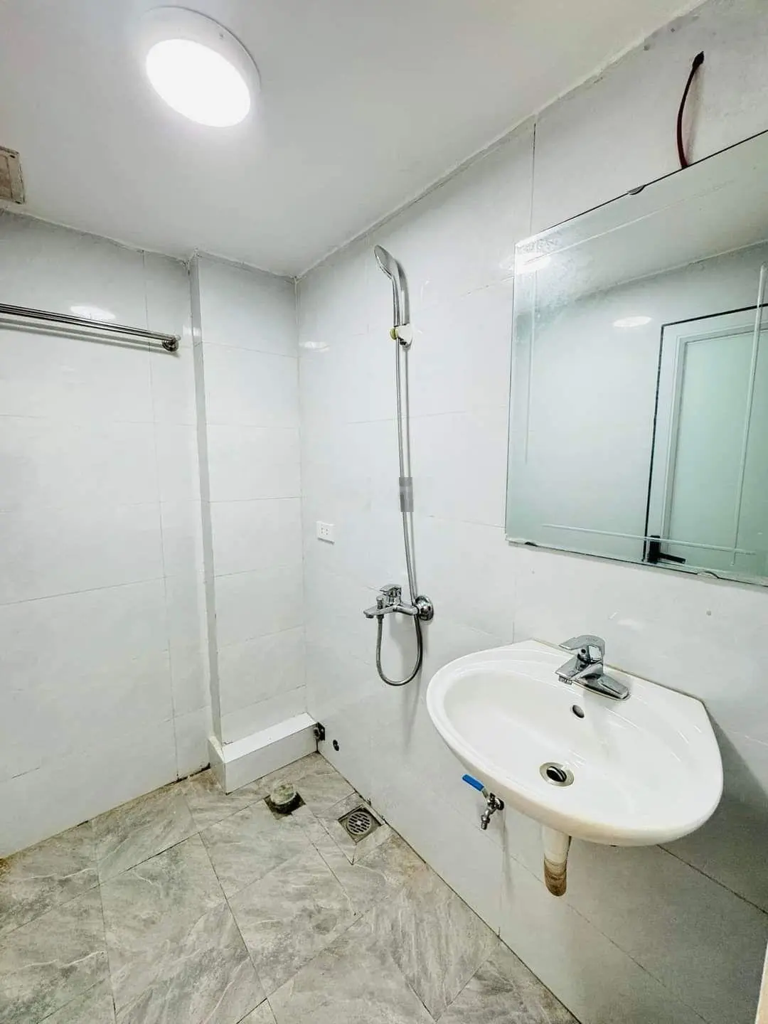Chính chủ bán nhà Hai Bà Trưng, DT 40m2, nhỉnh 7 tỷ, ô tô đỗ cửa, ô tô vào nhà, lô góc, ngõ thông