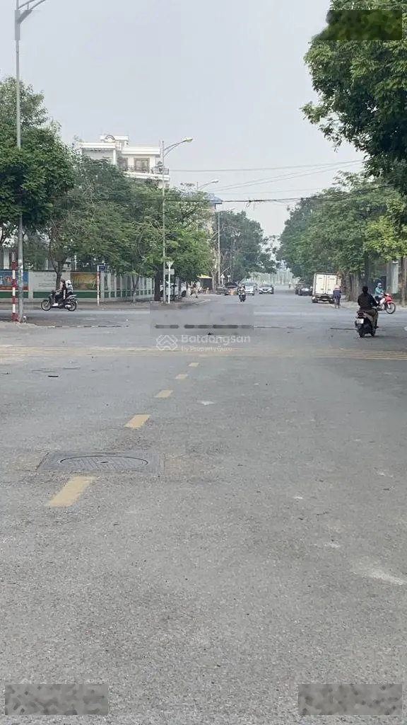 Bán đất tặng nhà Đặng Vũ Hỷ - Long Biên. 55m2 x MT 4m x giá 7.7 tỷ - Phân lô của bca - ô tô tránh