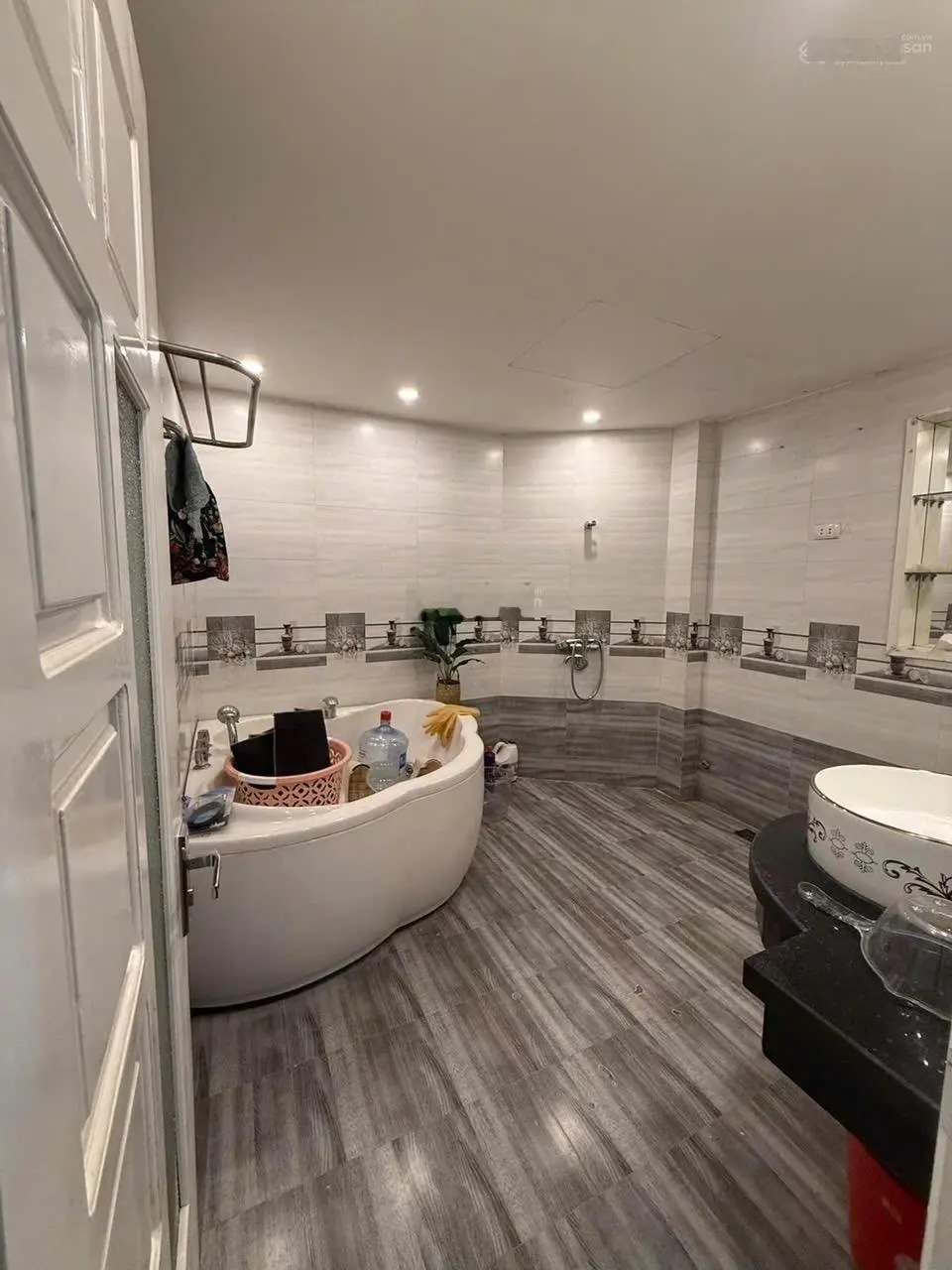 Bán Nhà Kim Ngưu, Hai Bà Trưng . DT 87m2 4T Mặt tiền 6m . giá: 17 tỷ . LH :0383 426 ***