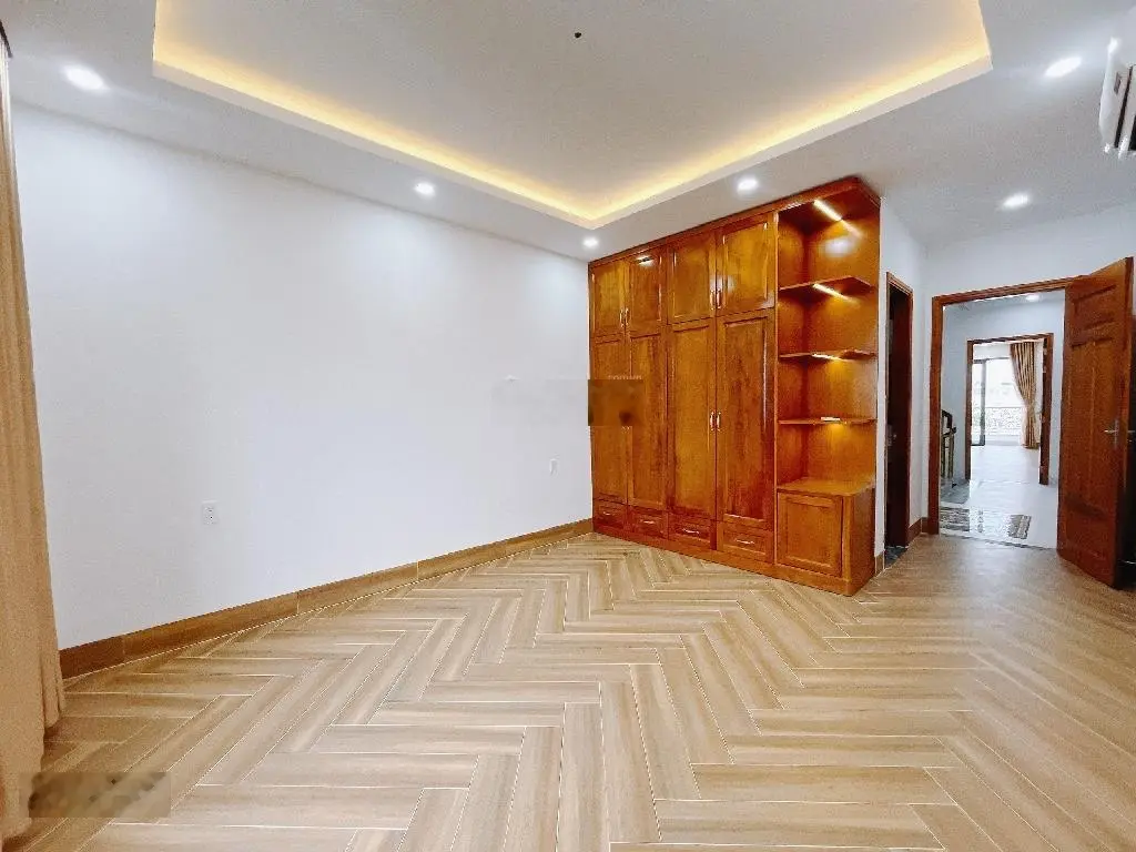 MT đường 85 Tân Quy nhà mới có thang máy 6 lầu 7wc sổ hoàn công chuẩn kinh doanh dc mọi ngành nghề