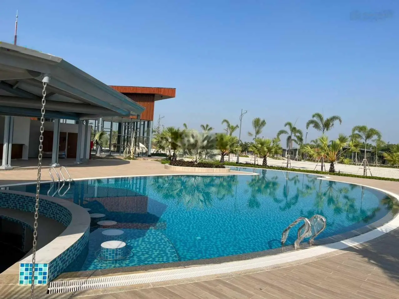 Căn góc view sông đường 18m Biên Hòa New City DT 137,5m2 giá chỉ 20 triệu/m2 bao thuế phí có sổ sẵn