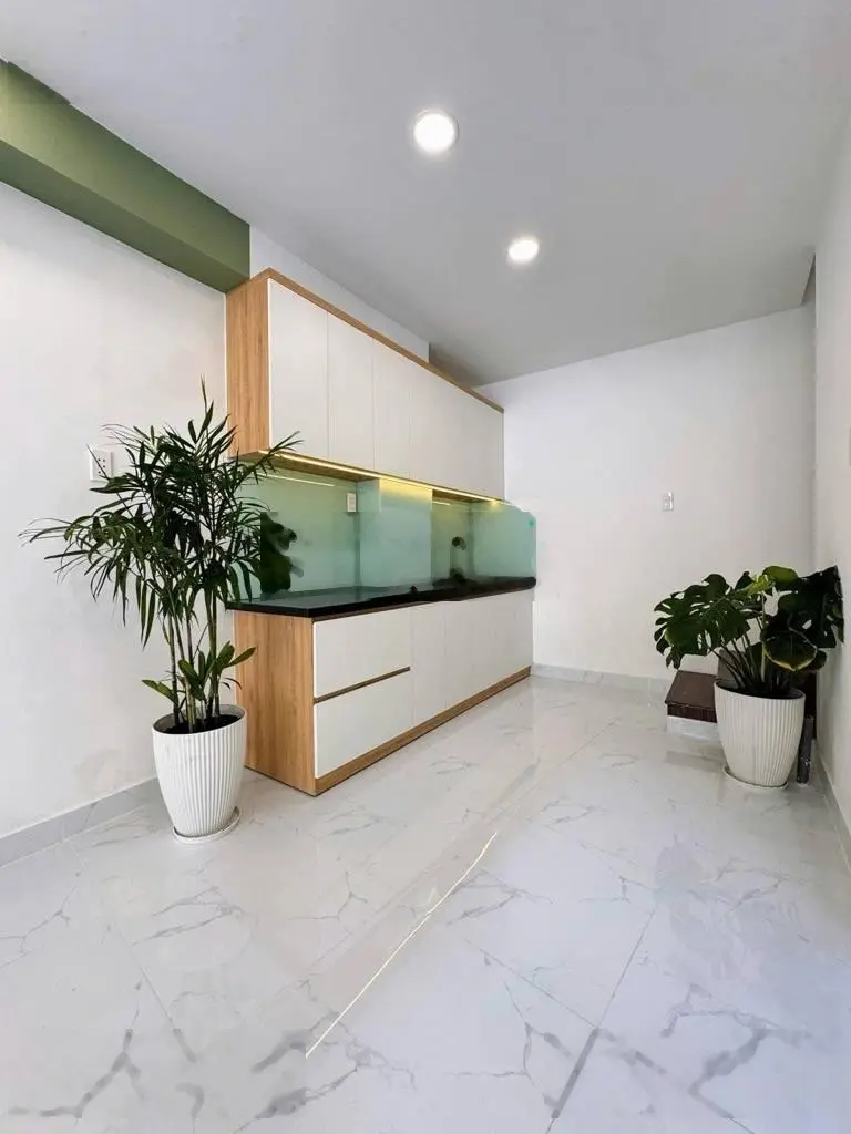 Gấp! bán nhà riêng 32m2 chỉ 3 tỷ tại đường d5, bình thạnh, 2pn, 2pt, có shr