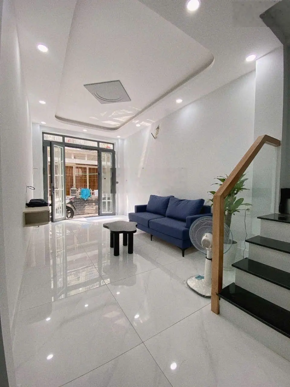 Nhà mới đẹp xvnt - gần chợ thị nghè, giáp q1- 39 m2 có 3pn, sẵn nội thất cao cấp - giá chỉ 4.9 tỉ