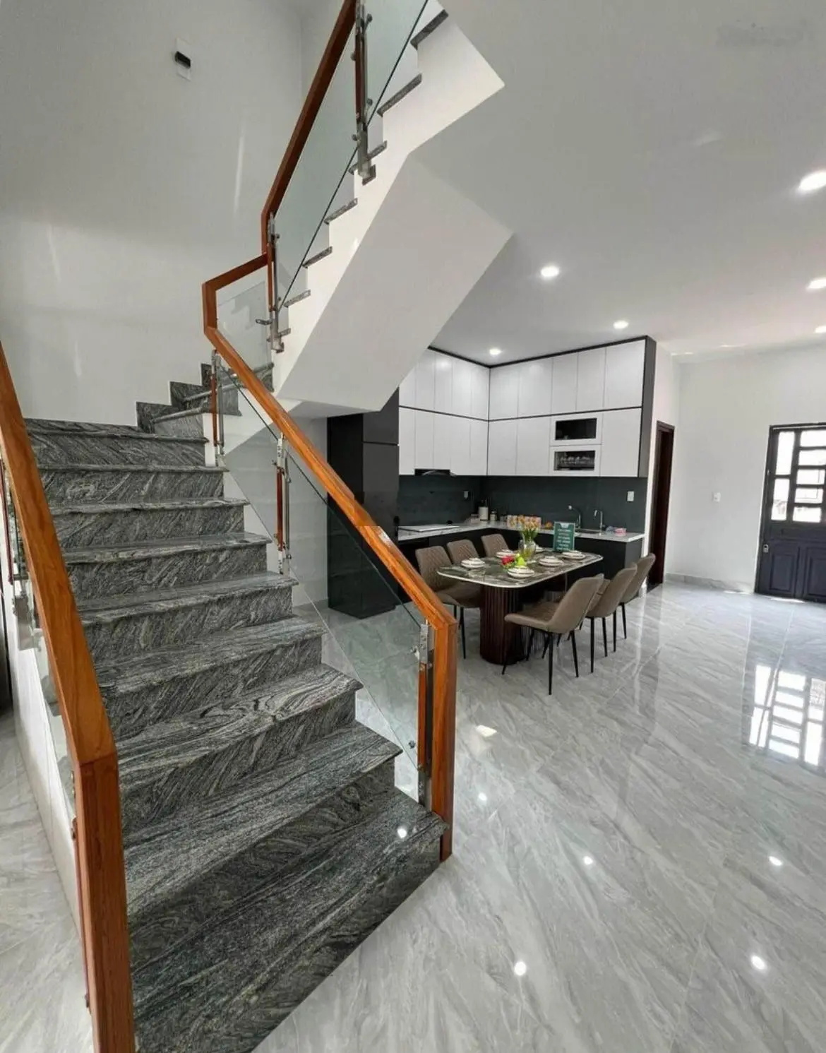 [Nhà hẻm 1/ Gò Vấp,SHR] Nguyễn Kiệm 3tỷ70, 52,9m2. Hẻm ôtô quay đầu,chống ngập nước. Hợp đồng thuê
