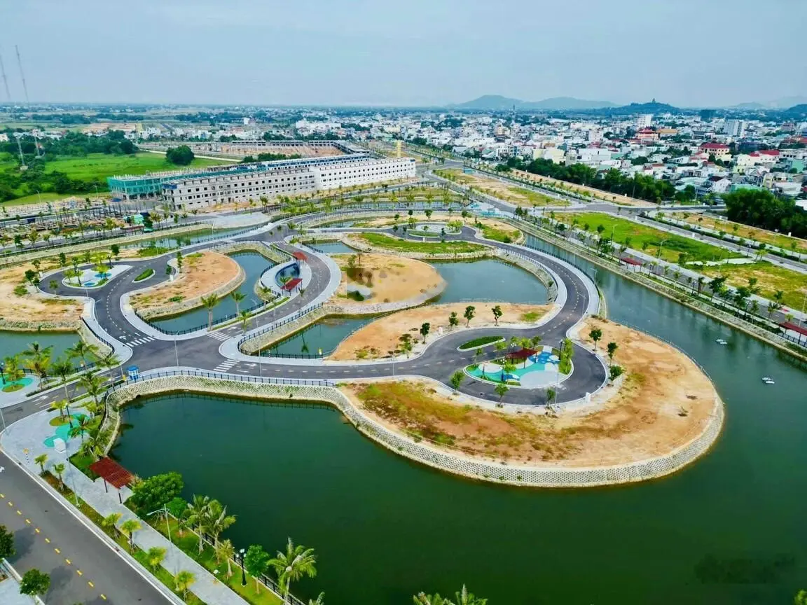 Bán đất sổ hồng riêng 100m2 mặt chợ mới An Nhơn
