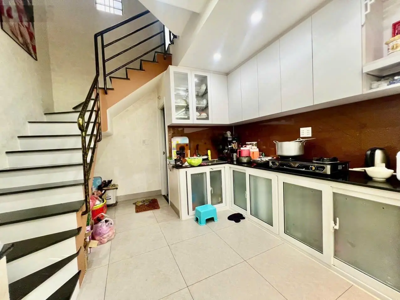 Cần bán gấp nhà mặt tiền 1 lầu 90m2 ở gần vòng xoay an lạc, đường trần đại nghĩa, giá chỉ 990 triệu