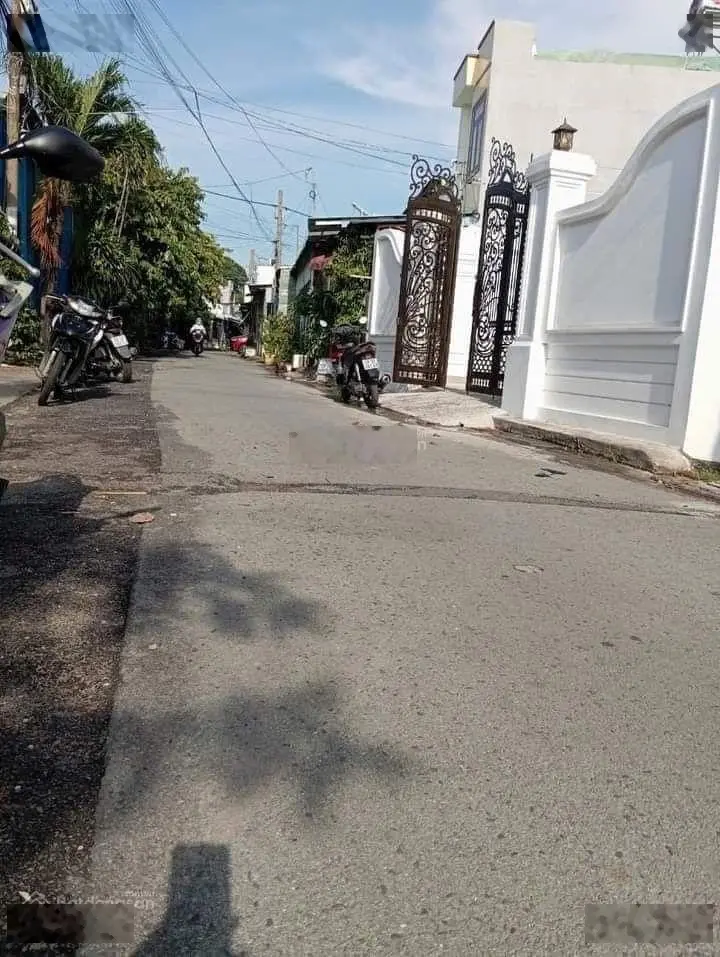 Nhà 1 Lầu Sân Vườn 10x24m, mặt tiền đường Nhựa Xuân Thới Thượng 30, gần Chợ Đại Hải