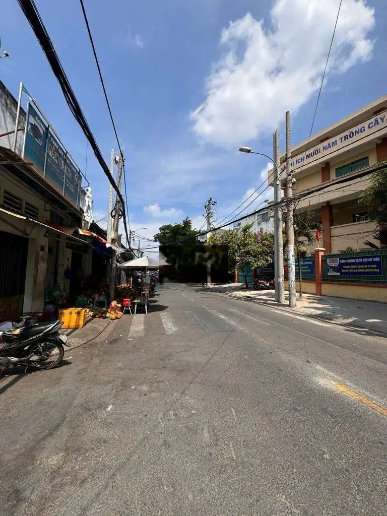 Bán nhà mặt tiền phường Tân Quý , cấp 4 , 55m2 , giá 6.9 tỷ