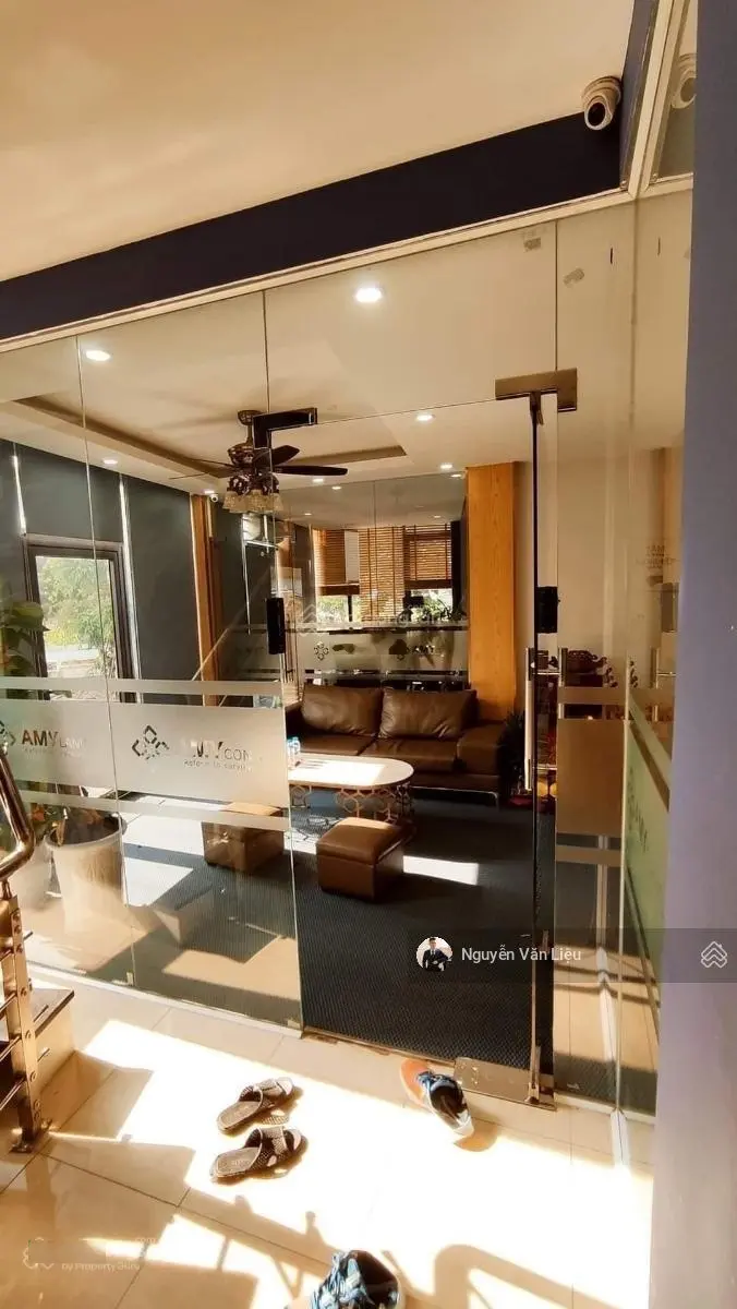 Mặt phố Võ Chí Công, Tây Hồ, thang máy, vỉa hè bóng đá, 130m2 6T MT 16m, giá 50 tỷ