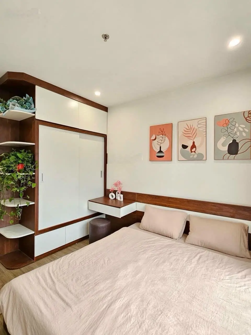 ( giá thật) cần bán gấp căn hộ 70m2- 2 ngủ tầng trung, hướng mát tại central field trung kính,