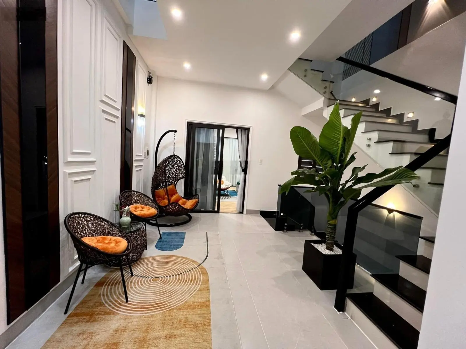 Nhà 3 tầng đường Đặng Huy Tá /Hoàng Thị Loan, biển Nguyễn Tất Thành