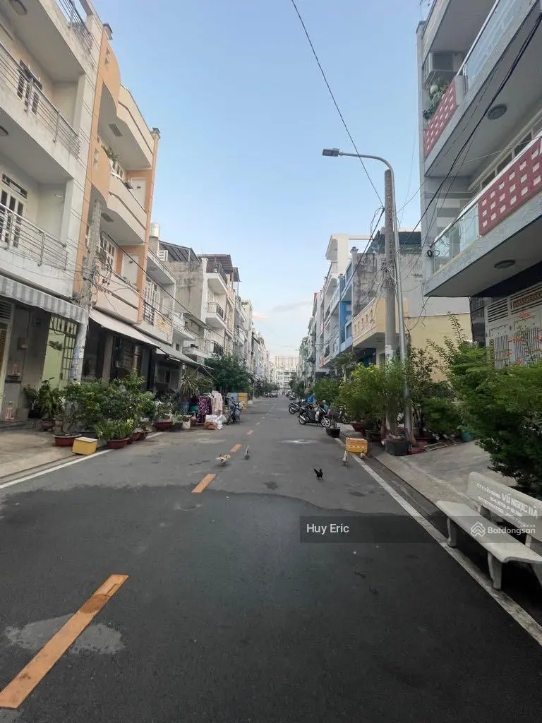Hàng ngon hiếm - mặt tiền nội bộ khu Bình Phú - 4x16m - 3 tầng - sát công viên