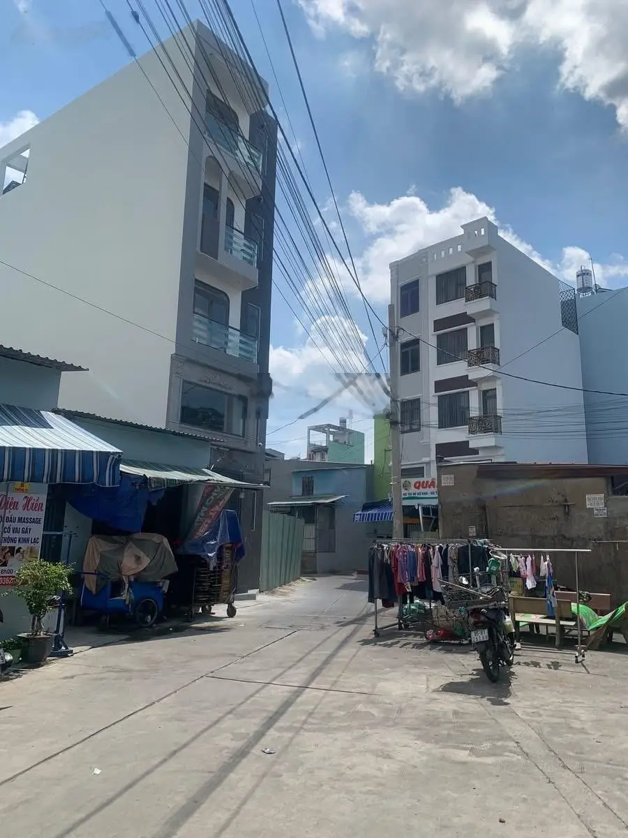 Tên Lửa, An Lạc A giáp Q6 - nhà mới 100% 5 tầng - 5PN - 5m * 12m - xe hơi thông, ngủ trong nhà
