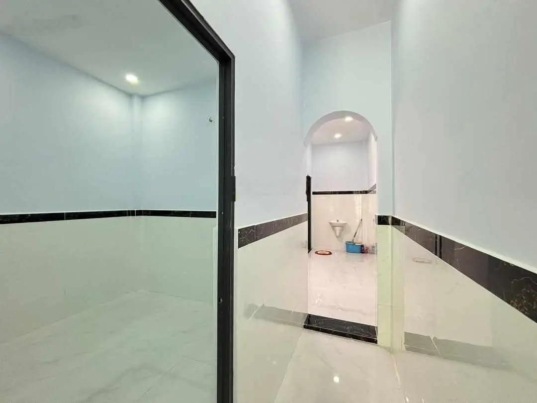 Bán nhà 2 tầng btct mới đẹp - 60 m2 thổ cư, 4 pn - sát mặt tiền tth21 - 3 phút qua gò vấp - giá rẻ
