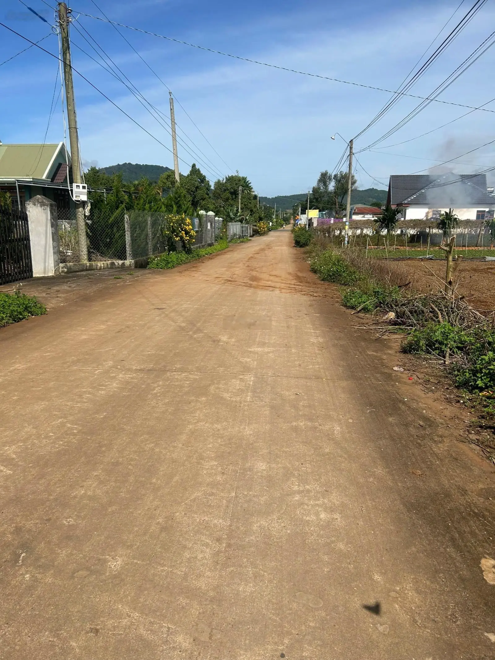 Bán 1000m2 đất trung tâm xã Liên Hiệp, huyện Đức Trọng, DT 10x1000m, đường 6m giá 3,3 tỷ