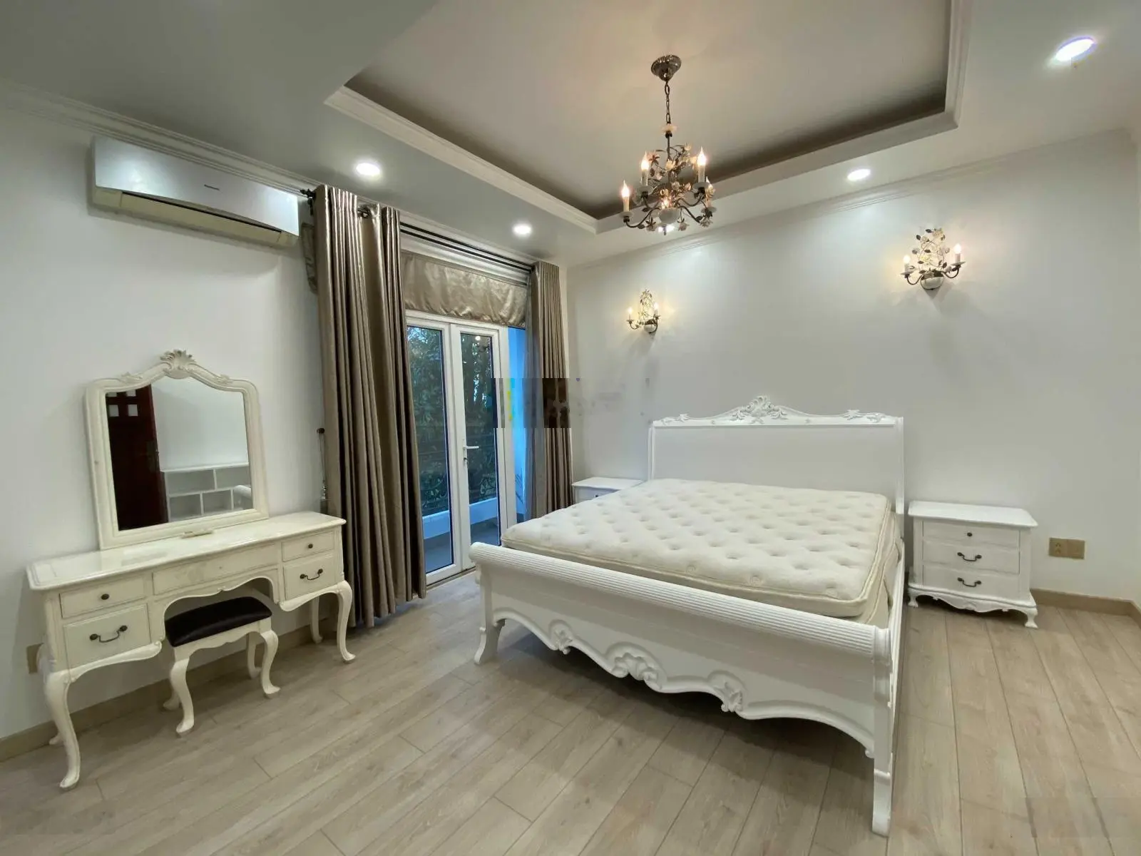 Kẹt tiền bán gấp nhà tự xây khu Nam Đô giá rẻ nhất khu