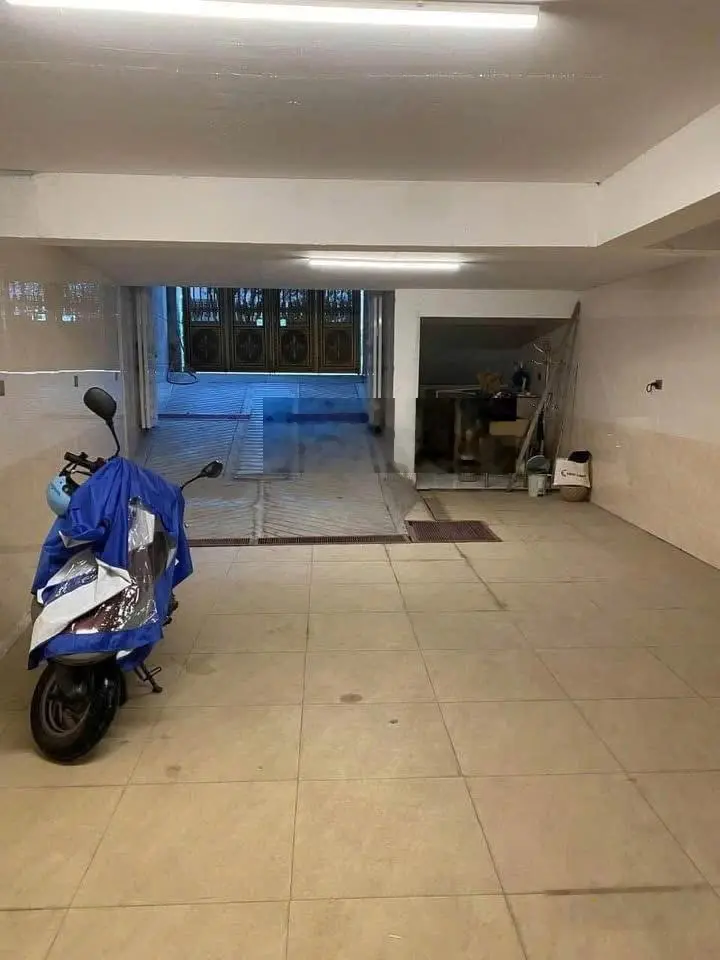 Mặt phố Học viện Tài Chính 4 tầng - DT 130m - MT 7m - kinh doanh tuyệt đỉnh - khu vực sầm uất