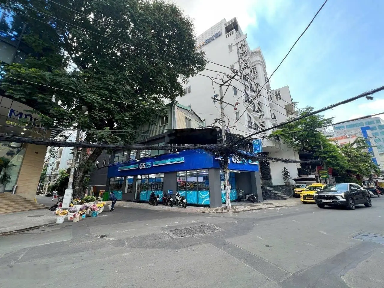 Kẹt tiền Bán Gấp Góc 2 MT Yên Thế Phường 2 Q. Tân Bình, 6.1 x 24m , GPXD: hầm 7 lầu , 32 Tỷ TL