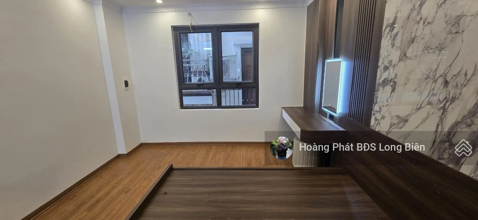 Bán nhà ngõ 206 Cổ Linh, đối diện siêu thị Aeon Long Biên. FULL Nội Thất, Ôtô đỗ cổng. LH0965858116