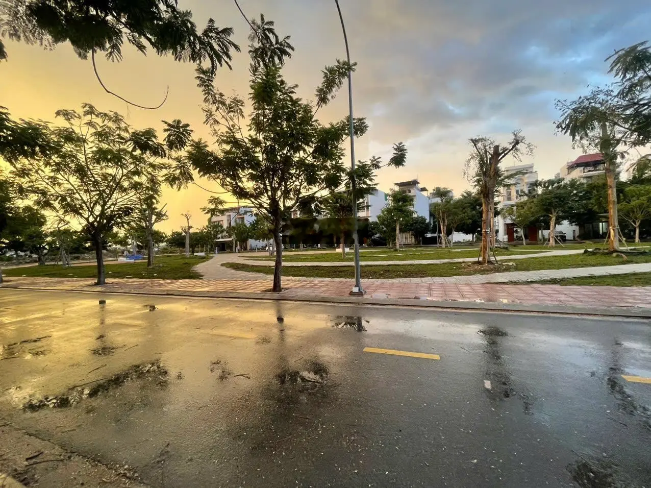 NHÀ ĐẸP ĐỐI DIỆN CÔNG VIÊN KĐT HÀ QUANG 2 NHA TRANG, NỘI THẤT CAO CẤP GIÁ 7,7 TỶ THƯƠNG LƯỢNG