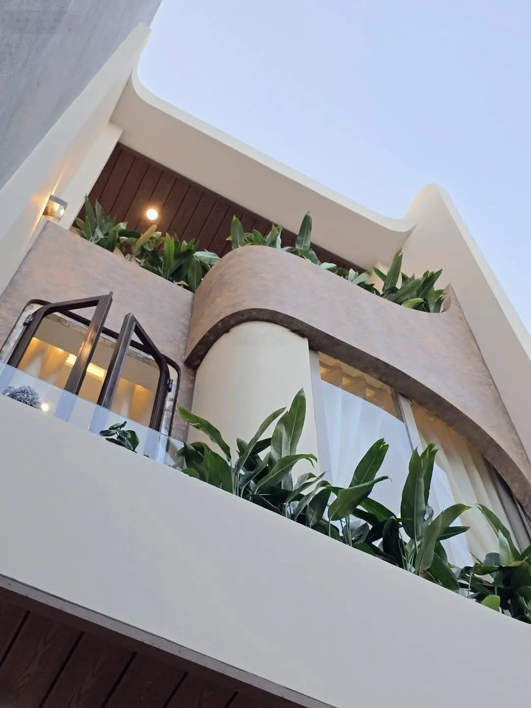 NHÀ ĐẸP 3 tầng full nội thất sang trọng đường HOÀNG DIỆU