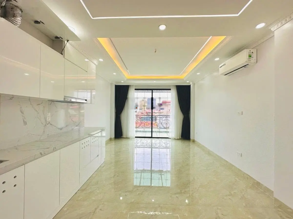Nhà mới đẹp cầu giấy - lô góc thoáng - 6 tầng thang máy full nội thất ở - giá bóc seal 12,2tỷ