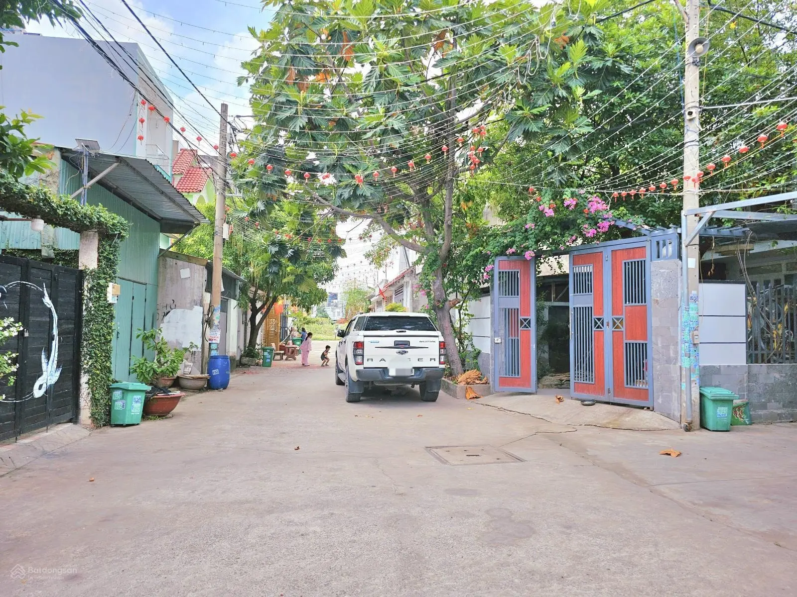 Nhà mới đẹp vào ở ngay, Hoàn công đầy đủ, Hẻm xe hơi gần Lê Văn Việt, 6.6 Tỷ